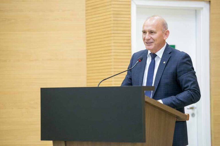 Governador Jorge Teixeira recebe investimentos para agricultura e obras urbanas em parceria com Ezequiel Neiva