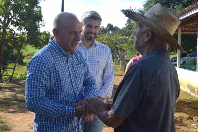 Deputado garante repasse de mais de R$ 955 mil para estradas rurais em Machadinho do Oeste