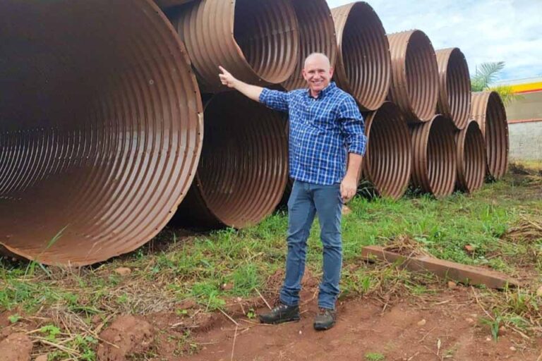 Ezequiel Neiva destina recursos para estradas vicinais em Colorado do Oeste