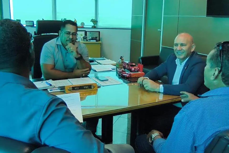 <div style="
                font-size: 18px;
                font-weight: bold;
                color: #0073aa;
                margin-bottom: 5px;
                text-transform: uppercase;
            ">SOLICITAçãO DE EZEQUIEL NEIVA</div>Deputado solicita médico legista para atender região de Nova Mamoré, Guajará-Mirim e Ponta do Abunã