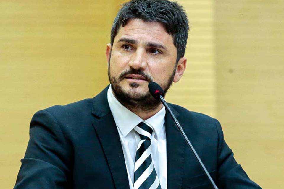 <div style="
                font-size: 18px;
                font-weight: bold;
                color: #0073aa;
                margin-bottom: 5px;
                text-transform: uppercase;
            ">OCORRêNCIA POLICIAL</div>Deputado Jean Mendonça e família feitos reféns em assalto