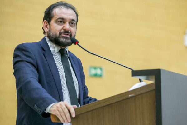 Laerte Gomes assegura R$ 1 milhão para ampliar cirurgias eletivas em Espigão do Oeste