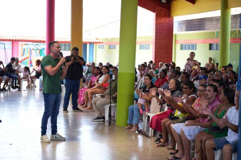 Mais de 260 famílias da zona Leste de Porto Velho recebem títulos de propriedade após anos de espera