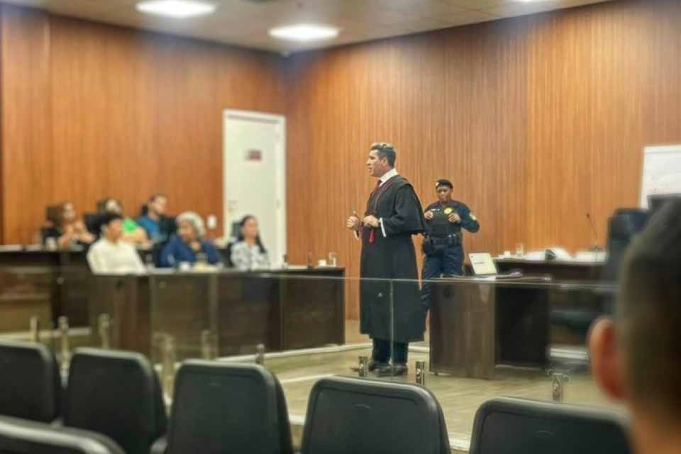 <div style="
                font-size: 18px;
                font-weight: bold;
                color: #0073aa;
                margin-bottom: 5px;
                text-transform: uppercase;
            ">CONDENAçãO</div>Homem é condenado a 66 anos por feminicídio e homicídio em Porto Velho