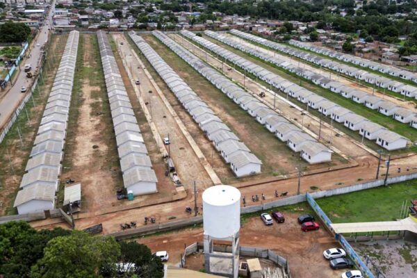 Prefeitura de Porto Velho realiza entrega de 269 títulos definitivos na zona Leste