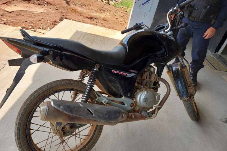 Motocicleta com registro de furto é recuperada pela Polícia Militar na zona rural de Cacoal