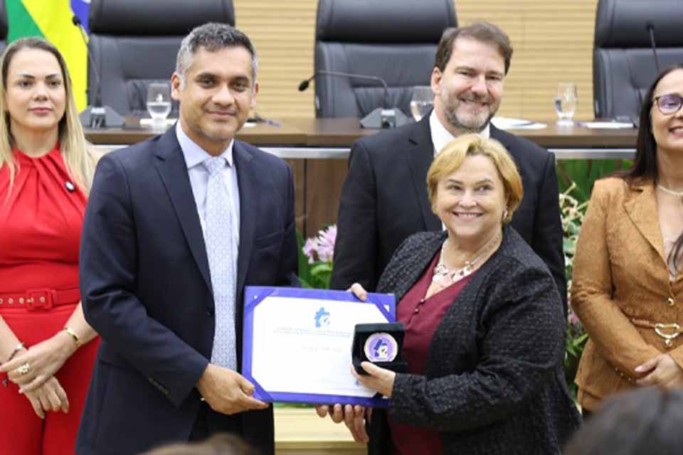 <div style="
                font-size: 18px;
                font-weight: bold;
                color: #0073aa;
                margin-bottom: 5px;
                text-transform: uppercase;
            ">REPRESENTATIVIDADE FEMININA</div>ALERO celebra trajetória das mulheres que fizeram história no parlamento rondoniense