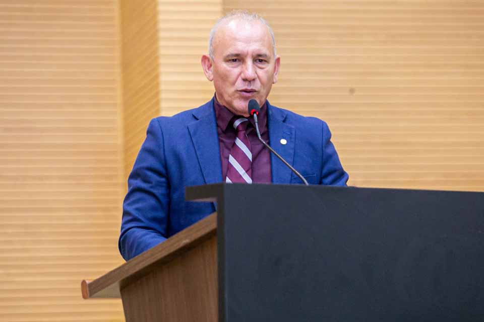 <div style="
                font-size: 18px;
                font-weight: bold;
                color: #0073aa;
                margin-bottom: 5px;
                text-transform: uppercase;
            ">TRáFEGO SEGURO</div>Deputado Ezequiel Neiva apoia obras de infraestrutura rural em Vale do Anari