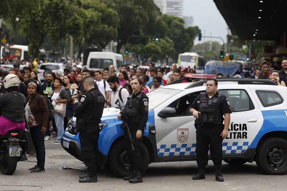 <div style="
                font-size: 18px;
                font-weight: bold;
                color: #0073aa;
                margin-bottom: 5px;
                text-transform: uppercase;
            ">NARCOTERRORISMO</div>Operação Contenção mobiliza 2,5 mil agentes e deixa 64 mortos no Rio