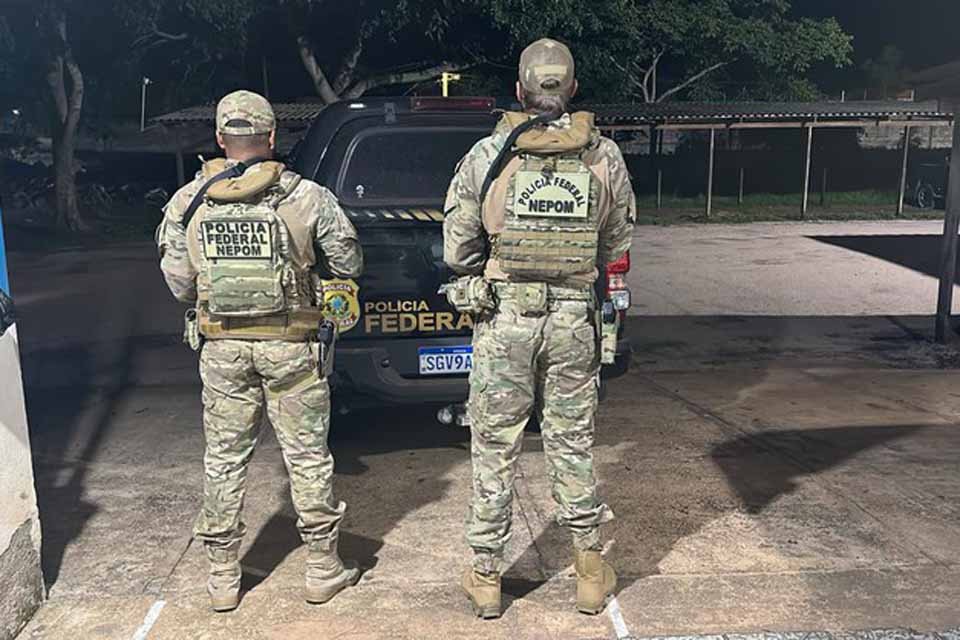 <div style="
                font-size: 18px;
                font-weight: bold;
                color: #0073aa;
                margin-bottom: 5px;
                text-transform: uppercase;
            ">OPERAÇÃO BINACIONAL</div>PF e PM realizam ação binacional e cumprem mandados contra foragido em Guajará-Mirim