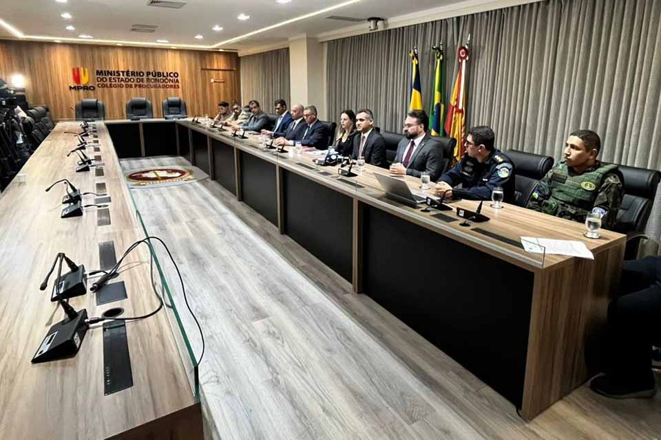 <div style="
                font-size: 18px;
                font-weight: bold;
                color: #0073aa;
                margin-bottom: 5px;
                text-transform: uppercase;
            ">COMBATE àS QUEIMADAS</div>PMRO apresenta resultados no combate a queimadas e desmatamento em coletiva no MPRO