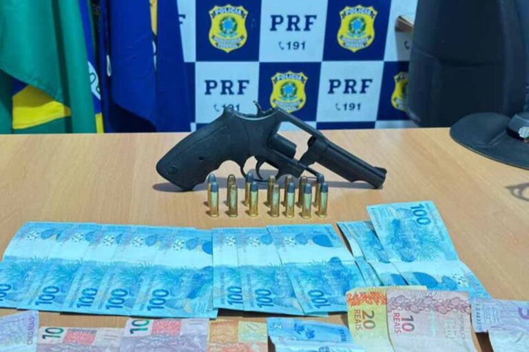 Motorista é detido pela PRF em Ariquemes com arma e munições durante fiscalização na BR-364