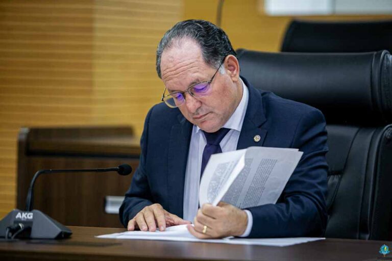 Deputado Pedro Fernandes destina R$ 300 mil para van de transporte de pacientes em Governador Jorge Teixeira