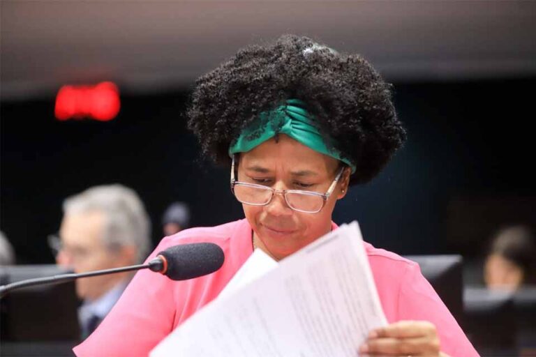 Relatório de Sílvia Cristina sobre exames genéticos para câncer de mama vai a voto na Câmara