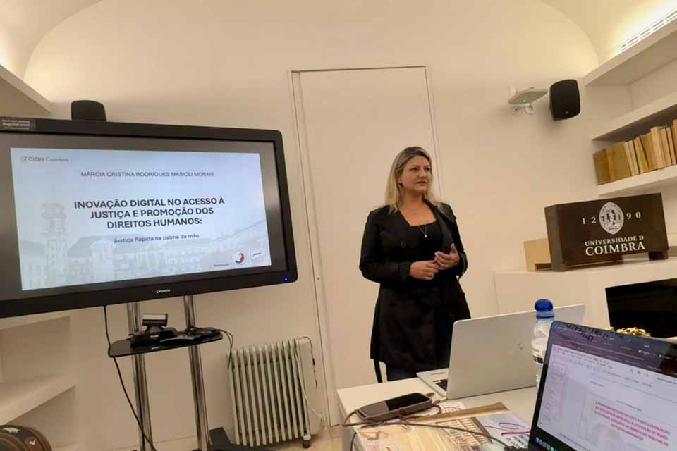 <div style="
                font-size: 18px;
                font-weight: bold;
                color: #0073aa;
                margin-bottom: 5px;
                text-transform: uppercase;
            ">INOVAçãO DIGITAL</div>Juíza do TJRO apresenta estudo sobre tecnologia e acesso à Justiça em congresso internacional em Coimbra
