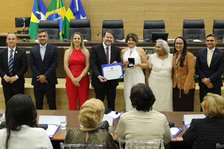 Ex-deputadas são homenageadas pela Assembleia de Rondônia com inauguração da Galeria Lilás