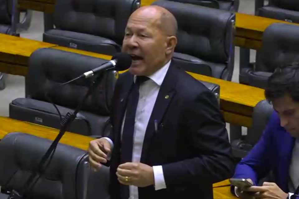 <div style="
                font-size: 18px;
                font-weight: bold;
                color: #0073aa;
                margin-bottom: 5px;
                text-transform: uppercase;
            ">CONGRESSO</div>Chrisóstomo cita visita da PF a sindicato ligado a irmão de Lula e afirma que CPMI do INSS “está no caminho certo”
