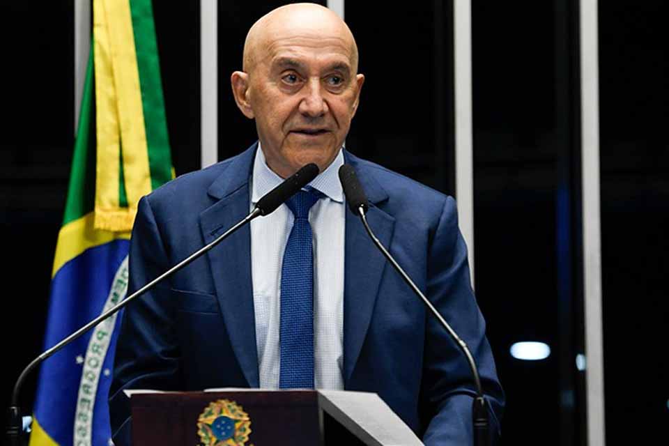 <div style="
                font-size: 18px;
                font-weight: bold;
                color: #0073aa;
                margin-bottom: 5px;
                text-transform: uppercase;
            ">PLENÁRIO</div>Depois de anos de silêncio, Confúcio Moura finalmente defende criação das 11 reservas ambientais