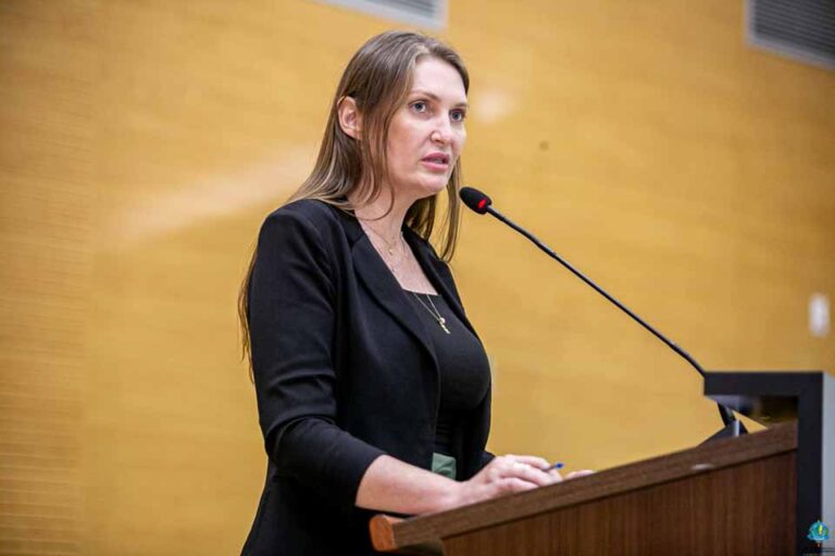 Deputada Lebrinha comenta desocupação de famílias em Alvorada d’Oeste