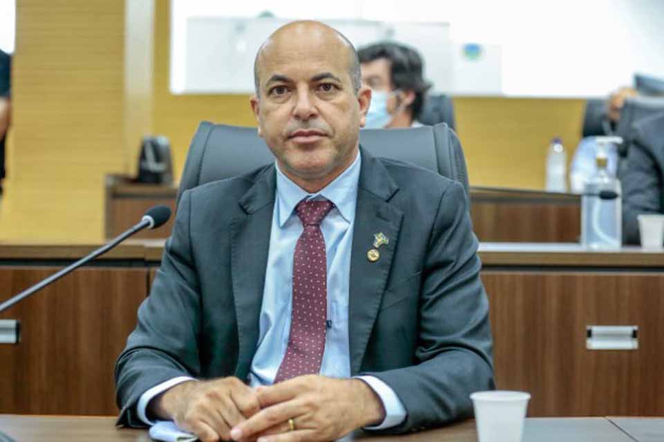 <div style="
                font-size: 18px;
                font-weight: bold;
                color: #0073aa;
                margin-bottom: 5px;
                text-transform: uppercase;
            ">EMENDA PARLAMENTAR</div>Deputado Ismael Crispin autoriza início das obras de três pontes em São Miguel do Guaporé