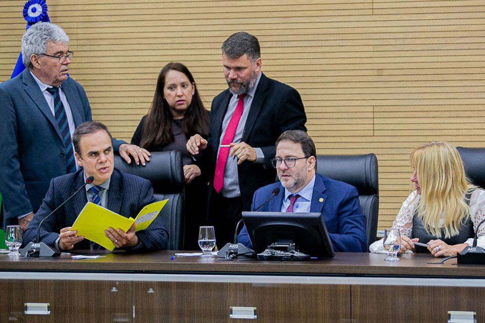 <div style="
                font-size: 18px;
                font-weight: bold;
                color: #0073aa;
                margin-bottom: 5px;
                text-transform: uppercase;
            ">SAÚDE DO SERVIDOR</div>Assembleia aprova política de saúde e segurança para servidores públicos