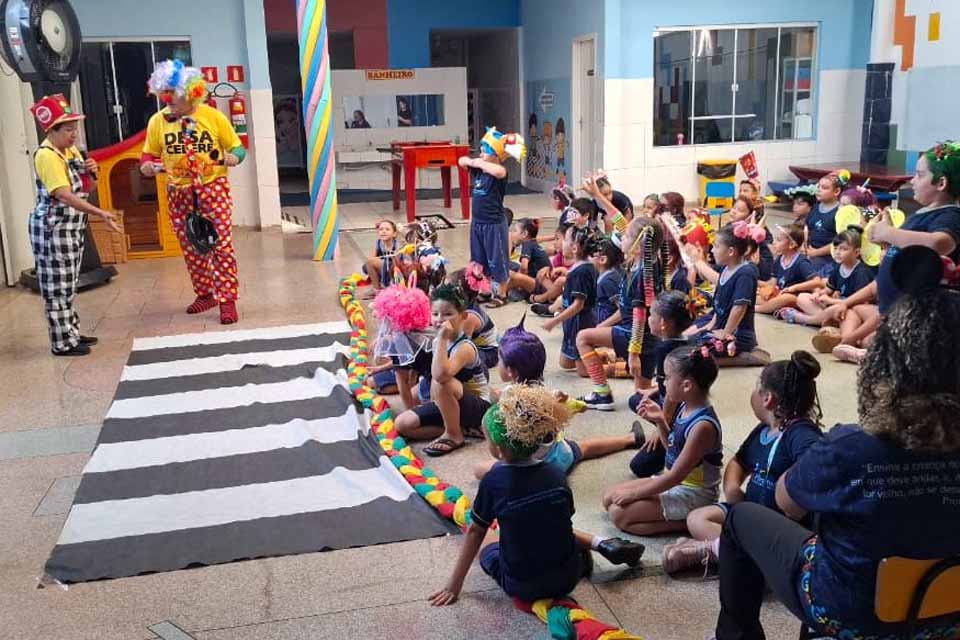 <div style="
                font-size: 18px;
                font-weight: bold;
                color: #0073aa;
                margin-bottom: 5px;
                text-transform: uppercase;
            ">SEGURANÇA NO TRÂNSITO</div>Crianças participam de atividade educativa sobre trânsito em Porto Velho