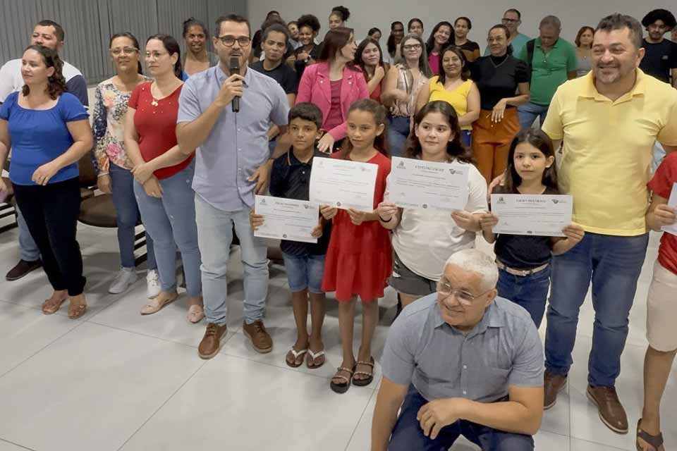 <div style="
                font-size: 18px;
                font-weight: bold;
                color: #0073aa;
                margin-bottom: 5px;
                text-transform: uppercase;
            ">CURSOS DE CAPACITAçãO</div>Escola do Legislativo promove cursos de qualificação em seis municípios de Rondônia