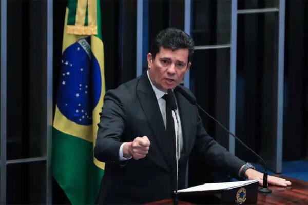 Fux pede vista e interrompe julgamento de recurso de Moro no Supremo