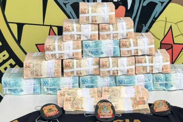 Polícia Federal encontra mais de R$ 1 milhão em dinheiro durante abordagem em Porto Velho