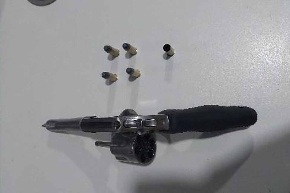 <div style="
                font-size: 18px;
                font-weight: bold;
                color: #0073aa;
                margin-bottom: 5px;
                text-transform: uppercase;
            ">TROCA DE TIROS</div>Três homens são presos após tiroteio mobilizar forças policiais em Porto Velho