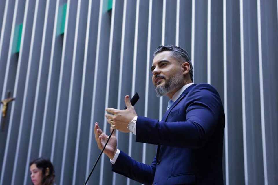 <div style="
                font-size: 18px;
                font-weight: bold;
                color: #0073aa;
                margin-bottom: 5px;
                text-transform: uppercase;
            ">CONGRESSO NACIONAL</div>Câmara aprova pautas da Semana do Dia dos Professores; Thiago Flores vota a favor