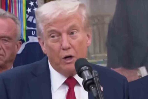 Trump afirma que Hamas enfrentará “aniquilação completa” caso não entregue o controle de Gaza