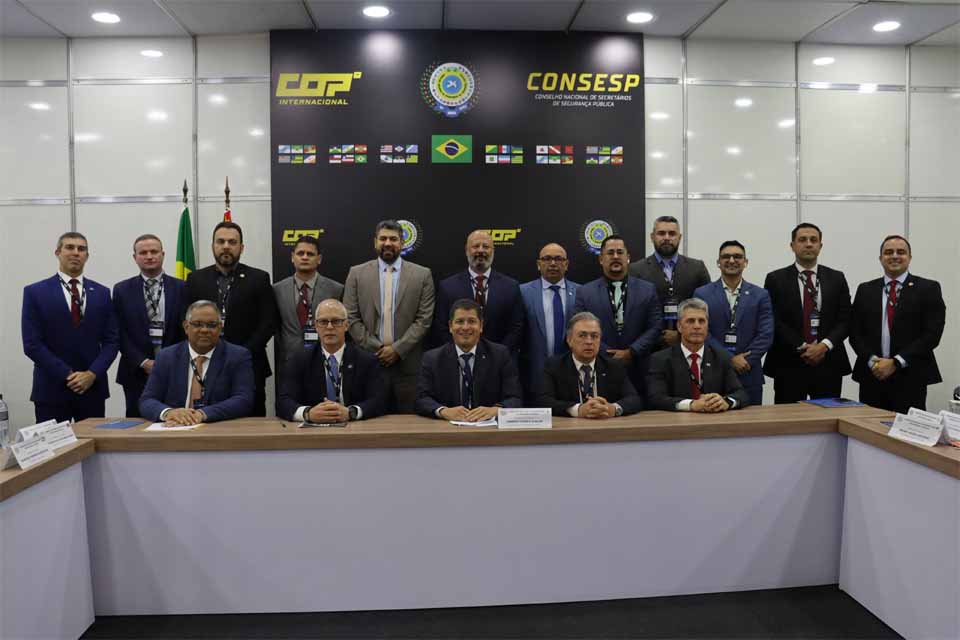 <div style="
                font-size: 18px;
                font-weight: bold;
                color: #0073aa;
                margin-bottom: 5px;
                text-transform: uppercase;
            ">SEGURANÇA</div>Secretário de Segurança Coronel Vital representa Rondônia em debates sobre tecnologia policial no COP 2025