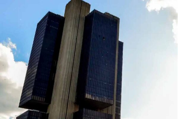 Copom define nesta quarta-feira nova decisão sobre a Selic, hoje em 15% ao ano