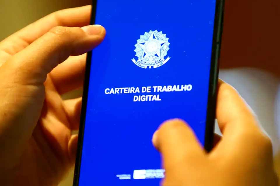 Taxa de desemprego atinge 5,4% no trimestre encerrado em outubro