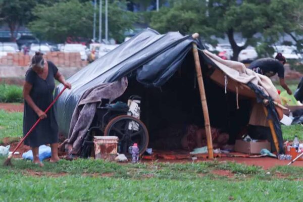 Brasil tem mais de 358 mil pessoas em situação de rua, mostra levantamento nacional