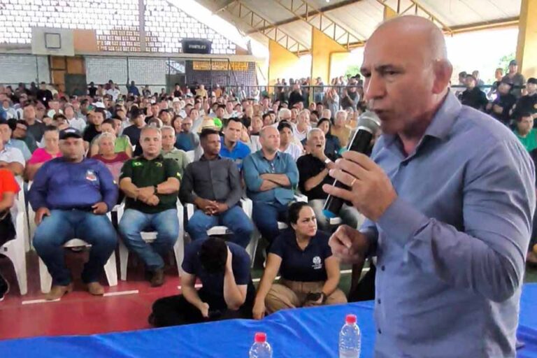 Ezequiel Neiva participa de audiência pública sobre direito à terra em Jaru