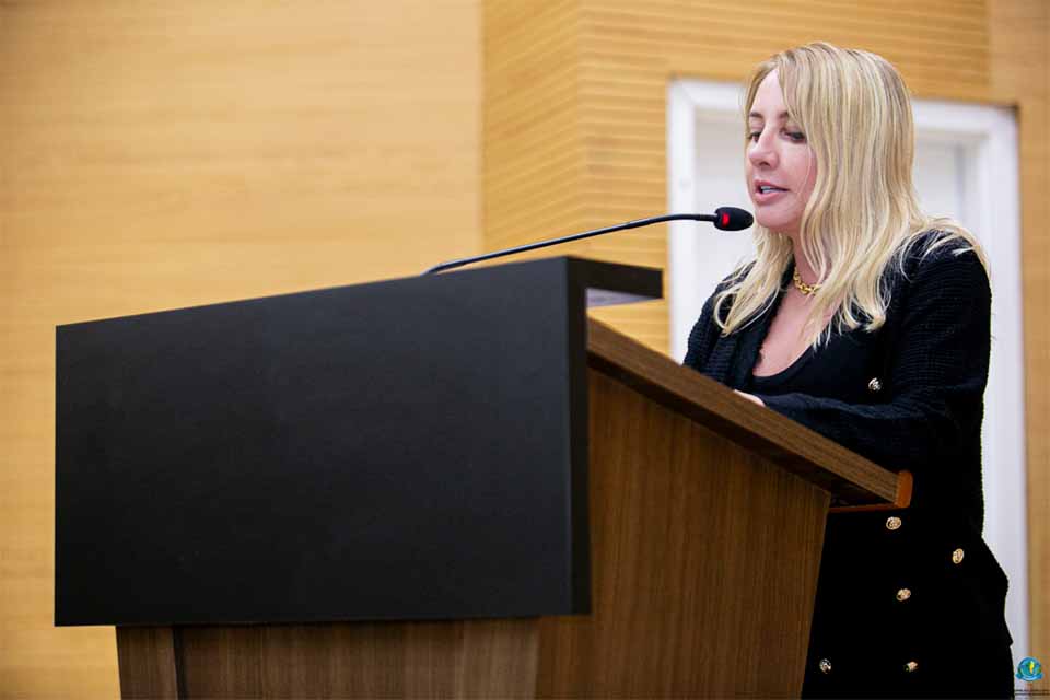 <div style="
                font-size: 18px;
                font-weight: bold;
                color: #0073aa;
                margin-bottom: 5px;
                text-transform: uppercase;
            ">MULHERES DE RONDÔNIA</div>Alero realiza sessão solene para homenagear mulheres que inspiram e transformam Rondônia