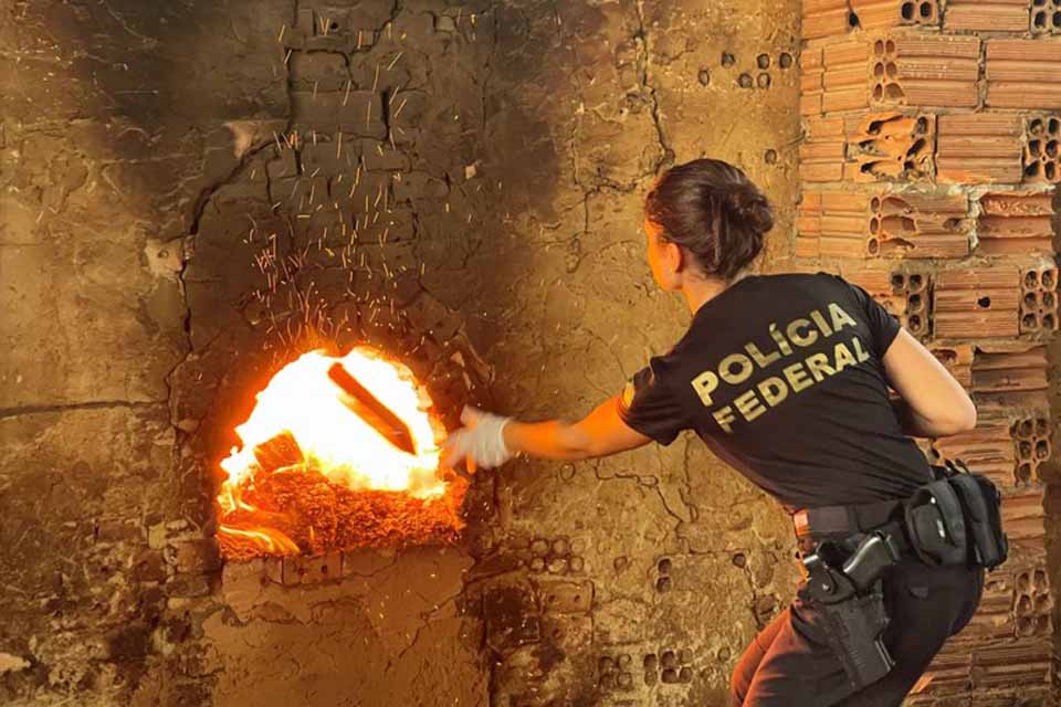 Polícia Federal incinera 1,2 tonelada de drogas apreendidas em Porto Velho