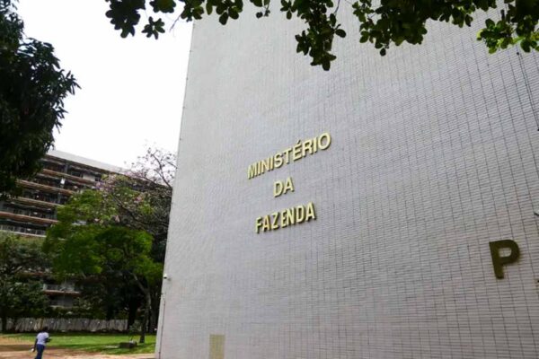 Governo prevê regulamentar mercado de carbono até dezembro de 2026