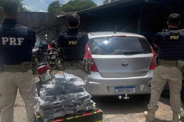 Motorista é preso com 32 quilos de skunk escondidos em caixa de som na BR-364