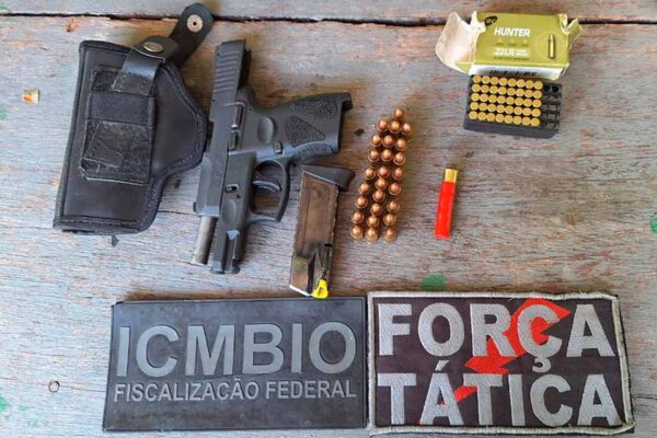 Apreensão de arma e munições é realizada pela Polícia Militar durante operação fluvial em Vale do Paraíso