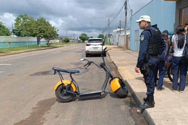 Polícia Militar orienta responsáveis sobre condução de ciclomotores por adolescentes