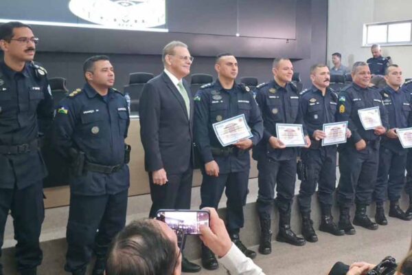 Polícia Militar de Rondônia celebra o Dia do Ensino com homenagens e entrega de medalhas