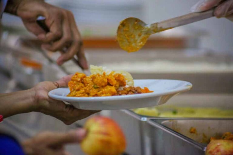 Sesau alerta para riscos de medicamentos usados no emagrecimento sem prescrição médica