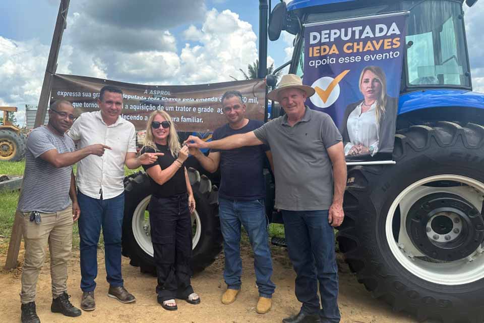 <div style="
                font-size: 18px;
                font-weight: bold;
                color: #0073aa;
                margin-bottom: 5px;
                text-transform: uppercase;
            ">AGRICULTURA FAMILIAR</div>Produtores da Linha C-85 recebem maquinário agrícola adquirido com emenda de Ieda Chaves