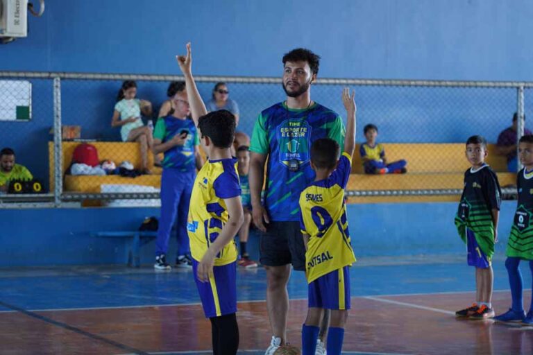 Jovens participam de torneio de futsal do Projeto Construindo Campeões em Porto Velho
