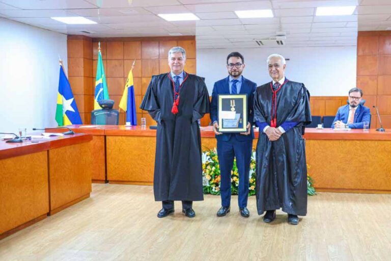 MPRO recebe Medalha do Mérito Eleitoral em cerimônia realizada no TRE-RO