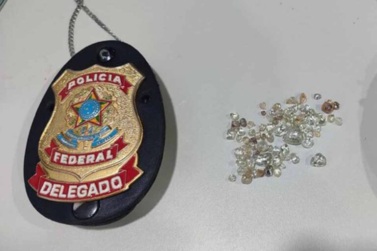 PF prende quatro pessoas durante ação que flagrou negociação de diamantes em Espigão D’Oeste
