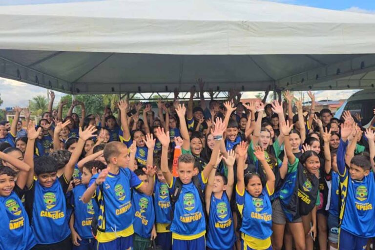 Prefeitura retoma uso de van do projeto Construindo Campeões da Ponta do Abunã